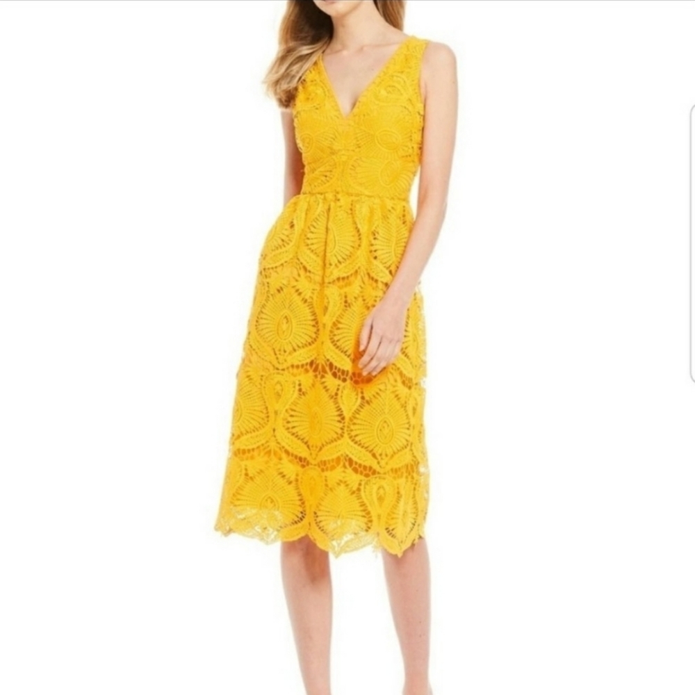 Gianni Bini Debi Dress Sz 8 Citrus Yellow Gold Lace Midi Sleeveless Lined V-Neck